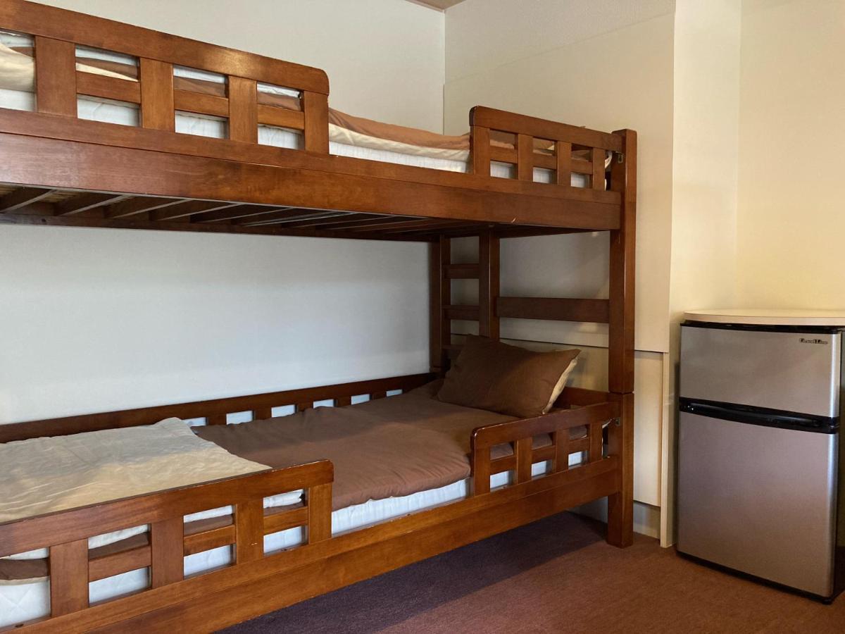 J-Hoppers Beppu Guesthouse ジェイホッパーズ別府ゲストハウス Экстерьер фото