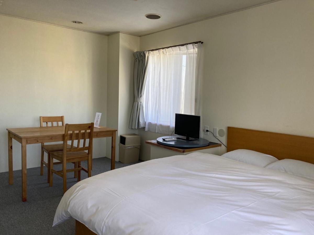 J-Hoppers Beppu Guesthouse ジェイホッパーズ別府ゲストハウス Экстерьер фото