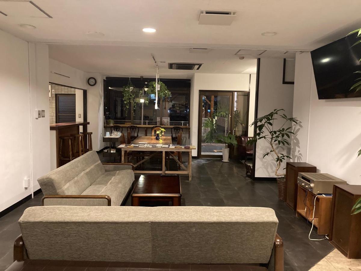 J-Hoppers Beppu Guesthouse ジェイホッパーズ別府ゲストハウス Экстерьер фото