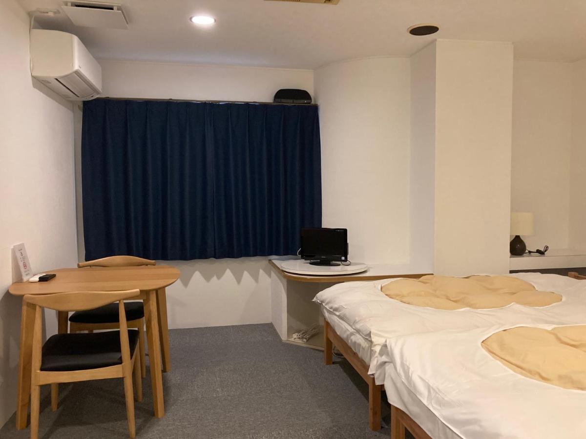 J-Hoppers Beppu Guesthouse ジェイホッパーズ別府ゲストハウス Экстерьер фото