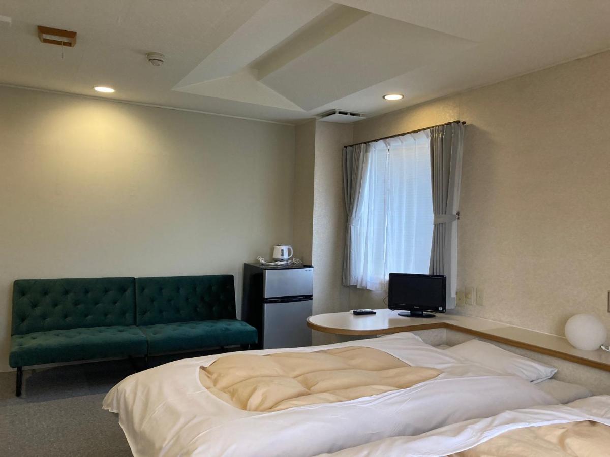 J-Hoppers Beppu Guesthouse ジェイホッパーズ別府ゲストハウス Экстерьер фото