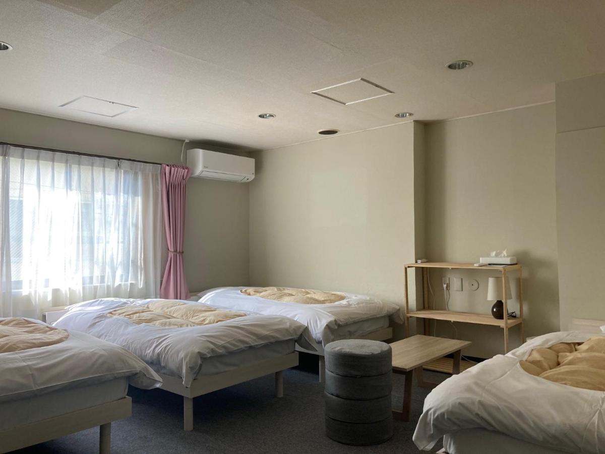 J-Hoppers Beppu Guesthouse ジェイホッパーズ別府ゲストハウス Экстерьер фото