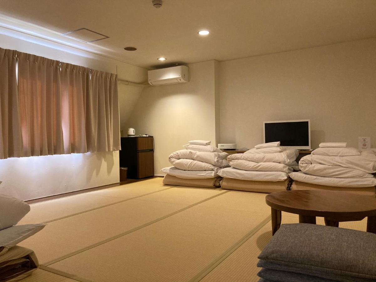 J-Hoppers Beppu Guesthouse ジェイホッパーズ別府ゲストハウス Экстерьер фото