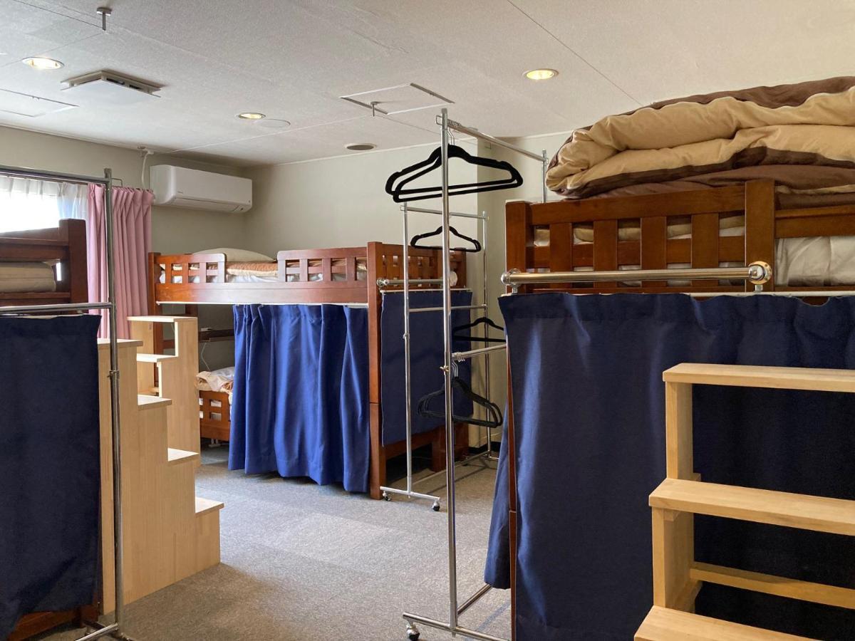 J-Hoppers Beppu Guesthouse ジェイホッパーズ別府ゲストハウス Экстерьер фото