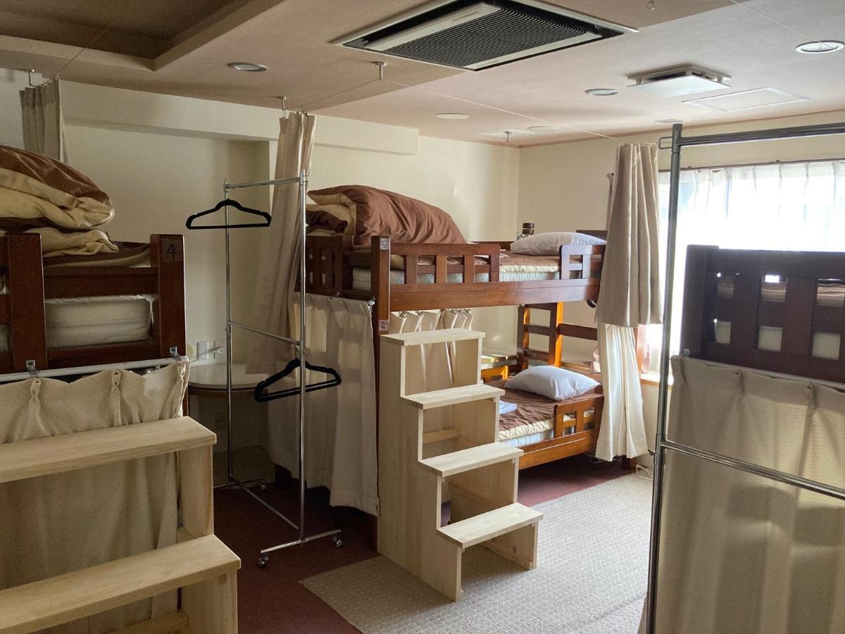 J-Hoppers Beppu Guesthouse ジェイホッパーズ別府ゲストハウス Экстерьер фото
